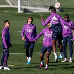 Un derbi para salvar el fúbol español