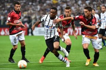 Corinthians se une a Boca Juniors, como los equipos que clasificaron anticipadamente a los octavos de final de la Copa Libertadores.