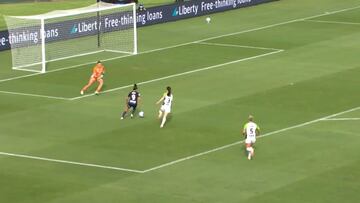 ¡Qué globito! Coté Rojas brilló con un triplete en Australia y este gol asombró a todos