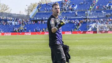 30/03/19 PARTIDO PRIMERA DIVISION GETAFE LEGANES
 ALEGRIA VICTORIA LEGANES FINAL DEL PARTIDO
 PICHU CUELLAR CON LOS SEGUIDORES
 PUBLICADA 04/04/19 NA MA26 2COL