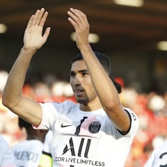 Achraf Hakimi liderará al PSG ante el Sevilla en el Algarve