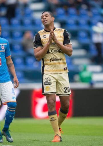 Contundente en el área contraria; máximo anotador de Dorados.