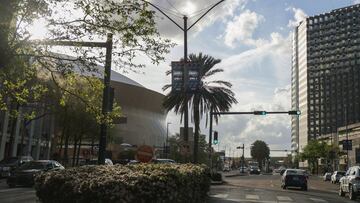 Caesars Superdome, the third largest dome in the U.S., after At&T and Principality Stadiums, has a capacity that exceeds 70,000 seats. More details below.