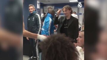 El Balón de Oro se rinde a Benzema: el gesto de Modric al francés tras el gol al Huesca