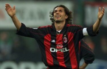 Es una leyenda viva del AC Milan y del fútbol italiano. Es el jugador que más partidos ha disputado en la Serie A. En su haber tiene 7 Ligas italianas, 5 Copas de Europa, 1 Copa de Italia, 5 Supercopas de Italia, 5 Supercopas de Europa, 2 Copas Interconti