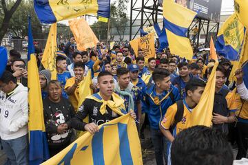 ¡La Macroplaza se pintó de amarillo y azul para recibir a Tigres!