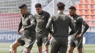 Luis Suárez, Giménez, Vrsaljko y Lodi, en el entrenamiento del Atlético.