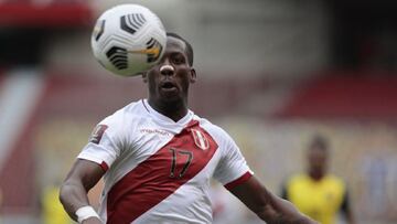 Advíncula se acerca a Boca