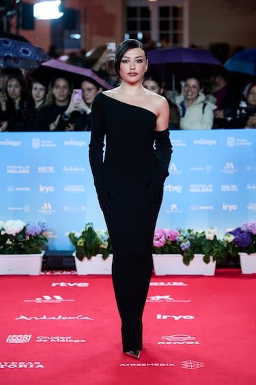 Carla Díaz en la alfombra roja.