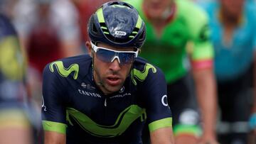 Jonathan Castroviejo rueda durante una etapa del Tour de Francia 2017.