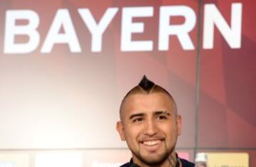 Arturo Vidal en la conferencia de prensa donde fue presentado en Bayern Munich.