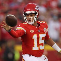 Patrick Mahomes y Deebo Samuel prefieren el pasto natural que el sintético