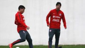 Esteban Carvajal entren&oacute; por primera vez con la Roja.