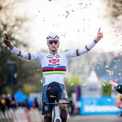 Van der Poel vuelve a lo suyo