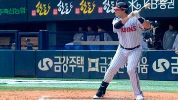 Roberto Ramos consigue su quinto Home Run en liga coreana