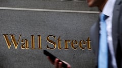 U.S. economy red flag: This economist warns of possible stock market meltdown