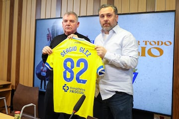 Sergio González y Manuel Vizcaíno en la rueda de prensa de despedida del técnico.