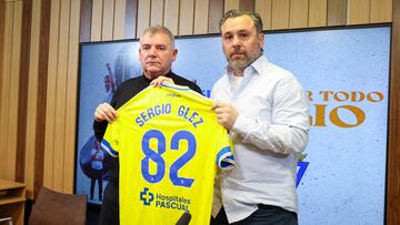 Sergio González y Manuel Vizcaíno en la rueda de prensa de despedida del técnico.