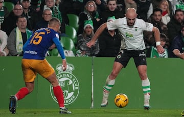 Ekain fue la principal novedad en la alineación del Racing y tuvo varias ocasiones de gol, pero no estuvo fino.