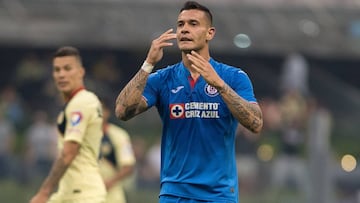 Milton Caraglio jugando con el Cruz Azul, en el Clausura 2019.