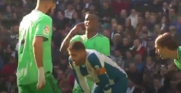 Captura de 'El Golazo de Gol' en el que se ve a Vinicius diciendo a Benzema que no le había visto.