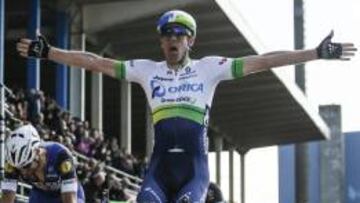 Hayman celebra y Boonen se lamenta.