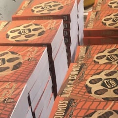 El 'Álbum de Cromos' que
cuenta la historia del Valencia