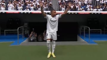 La icónica salida de Mbappé al Bernabéu que ya es fenómeno mundial
