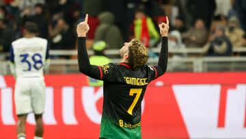 Santiago Giménez levanta la mano en Europa y Milán lo agradece