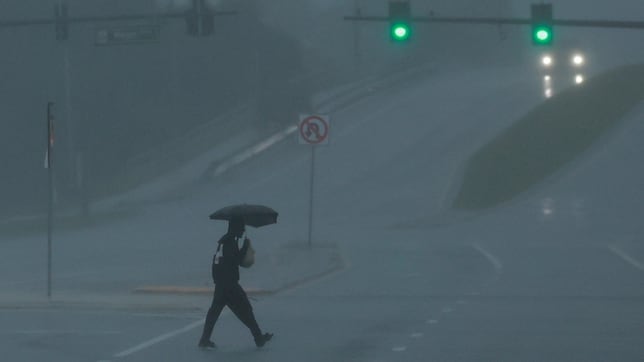 Los números de emergencia a los que puedes llamar por el Huracán Milton en Estados Unidos