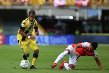 El lateral derecho tuvo una destacada actuación con la Selección Colombia en el Preolímpico. Fue uno de los mejores jugadores del equipo de Reyes y su buena marca combinada con su calidad para ir al ataque lo hacen una  una opción válida para Queiroz. 