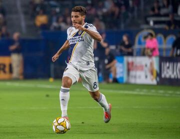 Lleva ya un par de años jugando para el Galaxy, está consolidado en el equipo. En la media cancha pocos como él en Estados Unidos.