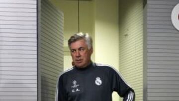 Ancelotti, antes de una rueda de prensa.