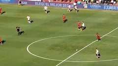 Sin pelota: la infantil patada de Paulo Díaz que le costó la roja