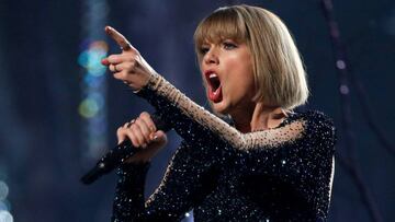 El juez desestima la demanda del locutor de radio David Mueller por difamación contra Taylor Swift.