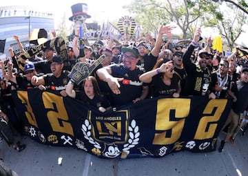 ¡Apasionada la afición del LAFC!