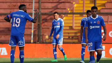 Futbol, Universidad de Chile vs Audax Italiano
Fecha 26, campeonato Nacional 2022
Los jugadores de Universidad de Chile se lamentan tras el gol de Audax Italiano durante el partido de primera division disputado en el estadio Santa Laura Universidad SEK, Santiago, Chile.
03/10/2022
Dragomir Yankovic/Photosport
Football, Universidad de Chile vs Audax Italiano
26th date, 2022 National Championship.
Universidad de Chile's players react after Audax Italiano's goal during the first division match held at the Santa Laura Universidad SEK stadium in Santiago, Chile.
03/10/2022
Dragomir Yankovic/Photosport