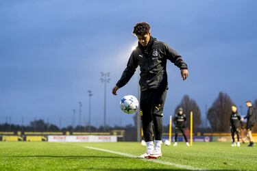 El delantero belga es una de las perlas del BVB que no ha podido jugar en la presente temporada tras encadenar varias lesiones musculares. Sigue en recuperación y se espera que pueda jugar algunos minutos en el parón invernal, durante el campamento de entrenamiento del primer equipo en Marbella.