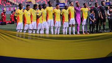 Colombia players sing the national anthem ahead of the 2025 FIFA U-20 World Cup round of 16 football match between Colombia and South Africa at the Fiscal stadium in Talca, Chile on October 8, 2025. (Photo by Javier TORRES / AFP)