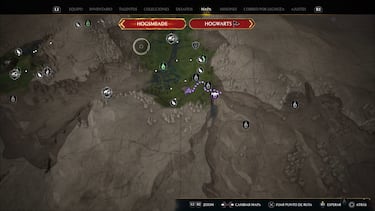 Hogwarts, Hogsmeade, el Bosque Prohibido, pueblos, montañas y lagos... son muchas las localizaciones que podemos visitar en Hogwarts Legacy, puesto que el juego introduce un mundo abierto bastante extenso. Como se aprecia en la imagen, disponemos de múltiples actividades a realizar: misiones, desafíos, exploración y demás. Recorrerlo a pie es complicado, pero para eso se han inventado las escobas o los polvos flú, que nos brindan la oportunidad de viajar casi al instante por las chimeneas.