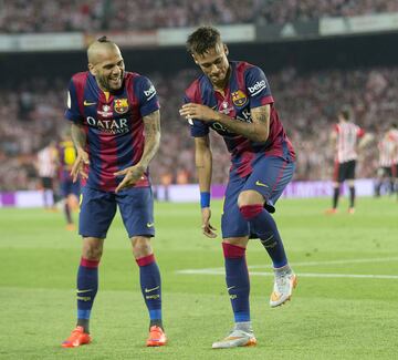 El Barcelona fue una auténtica apisonadora en 2015 y, como parte del triplete, levantó la Copa del Rey en el Vicente Calderón ante el rival histórico en esta competición, el Athletic de Bilbao. El Barça se impuso por dos goles a cero, uno de ellos de Neymar.