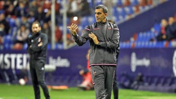 GRAF924. Valencia, 28/11/2017. El t&eacute;cnico del Levante, L&oacute;pez Mu&ntilde;iz,durante el partido de vuelta de dieciseisavos de final de la Copa del Rey disputado esta noche frente al Girona en el estadio Ciutat de Valencia. EFE/Manuel Bruque