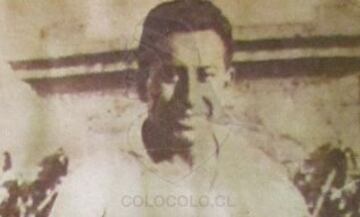 Arturo Torres logró cuatro títulos por Torneos Nacionales. Tres de ellos como entrenador de Magallanes, en 1933, 1934 y 1935. El último lo consiguió al mando de Colo Colo, en 1937.