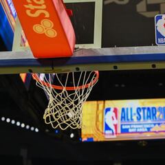 El All-Star de la NBA toca fondo