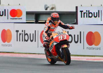 Marc Márquez gana en San Marino y recupera el liderato.