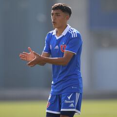 Joven lateral de la U es nominado a una Selección y no es la Roja