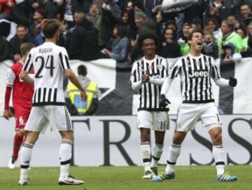 El quinto scudetto consecutivo para la Juve y el 32 en su historia se consiguió a tres fechas de concluir la Serie A. Juan Guillermo Cuadrado celebró y aportó para que su equipo cerrara la temporada con 91 puntos.