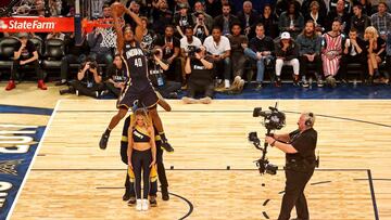 Feb 18, 2017; New Orleans, LA, USA; Indiana Pacers forward Glenn Robinson III (40) makes the winning dunk in the slam dunk contest during NBA All-Star Saturday Night at Smoothie King Center. Mandatory Credit: Bob Donnan-USA TODAY Sports