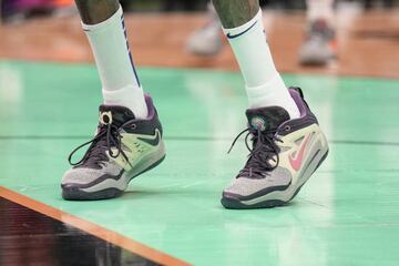 Las zapatillas que ha elegido Kevin Durant para su debut con los Suns. 