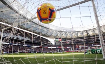 El jugador del Atlético de Madrid, Griezmann, marca el 1-0 al Getafe. 
 